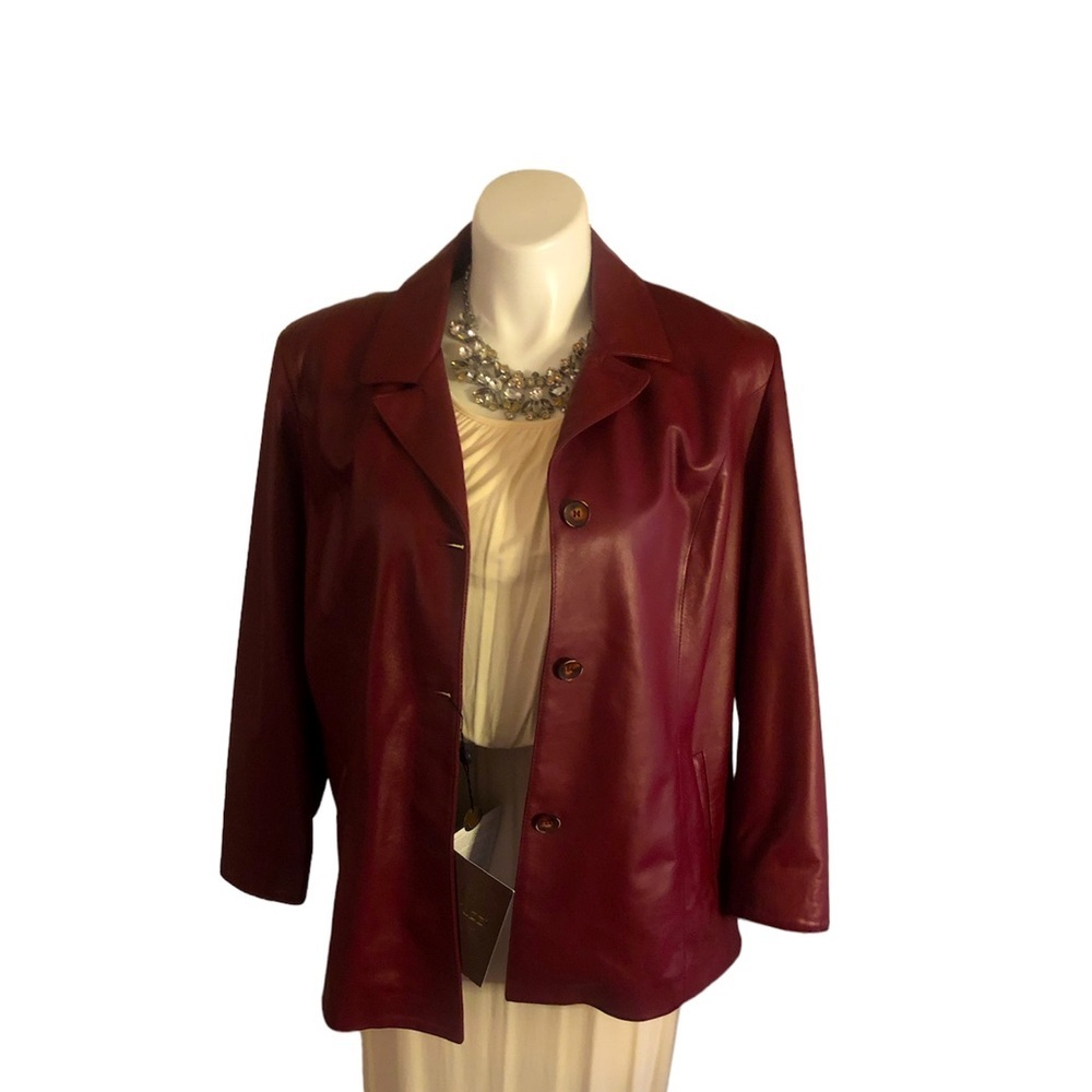 🌺Brand New PERUZZI made in Florence of Italy. It’s luxurious in wine color.